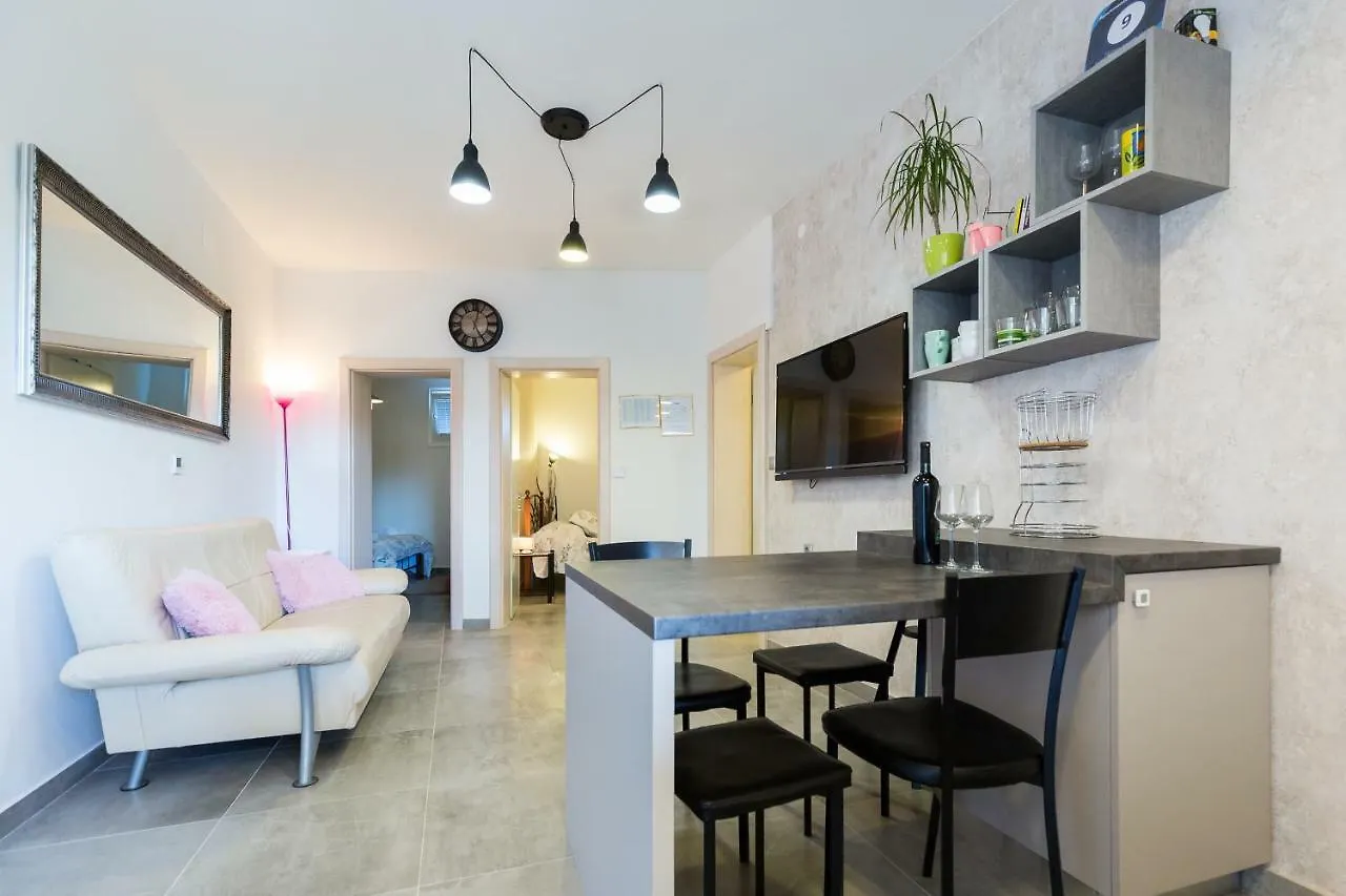Apartments Karla & Marija Petrcane